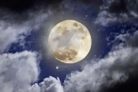 No Tarô Cigano a carta glória é representada pela lua.